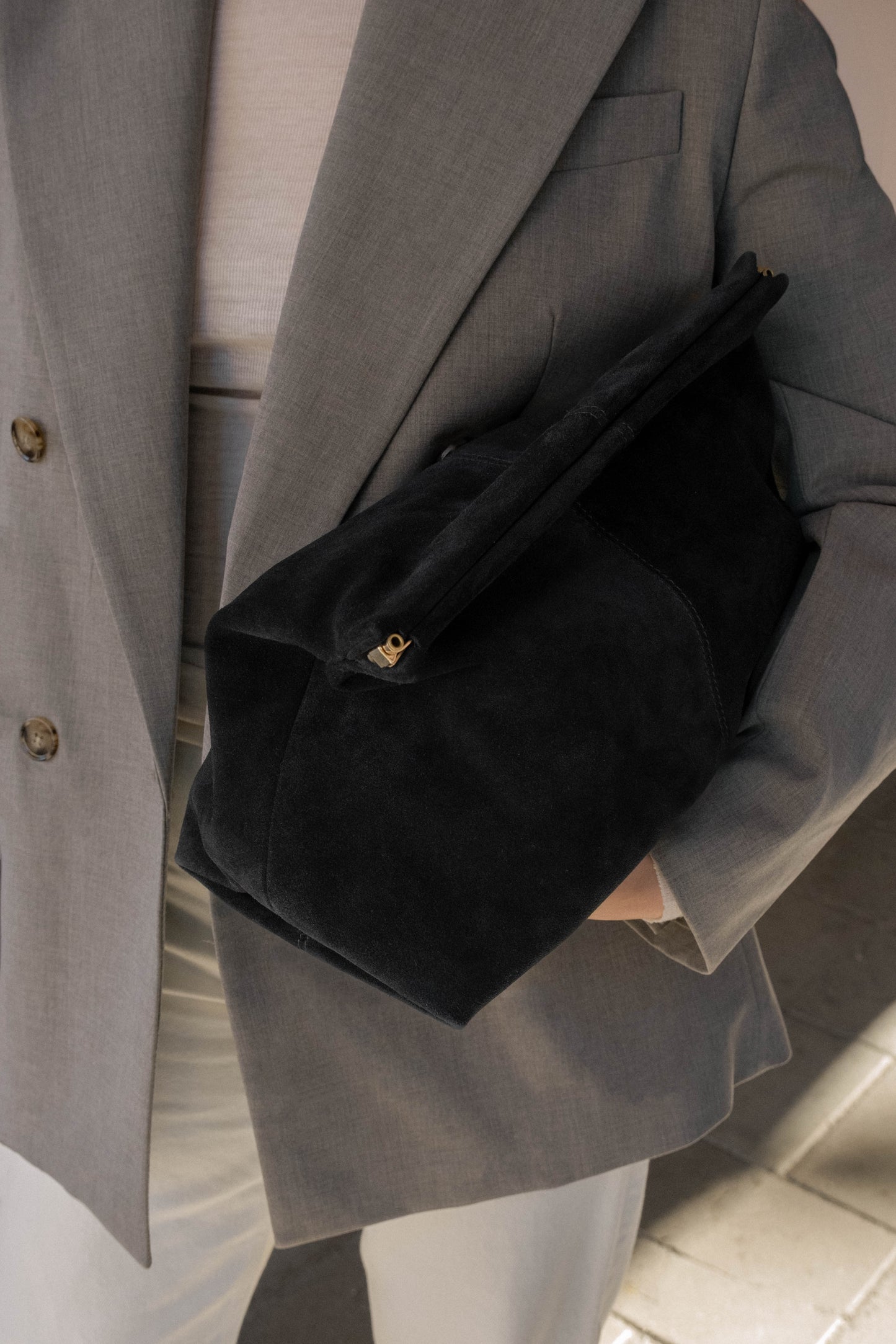 Clay Clutch Suede Black