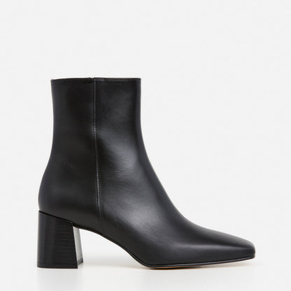 Cay Leather Black
