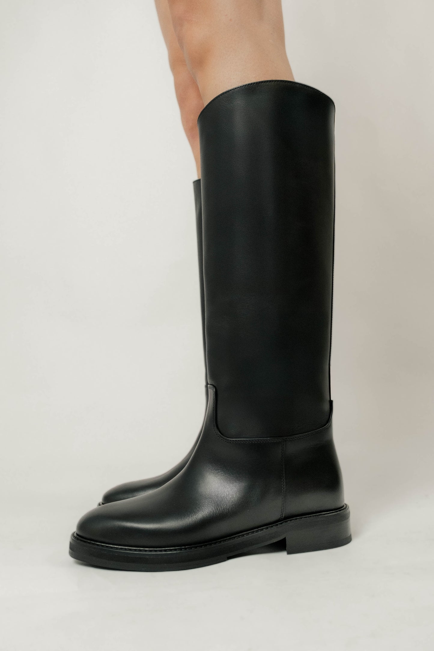 Florentine Leather Black