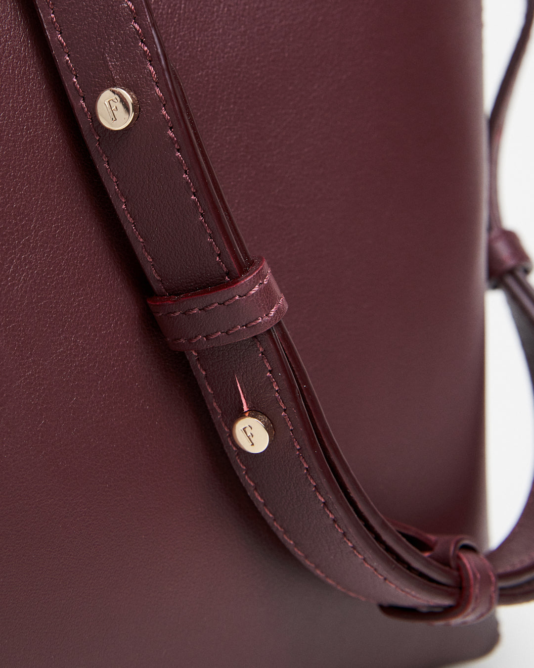 Hedda Midi Handbag Leather Burgundy