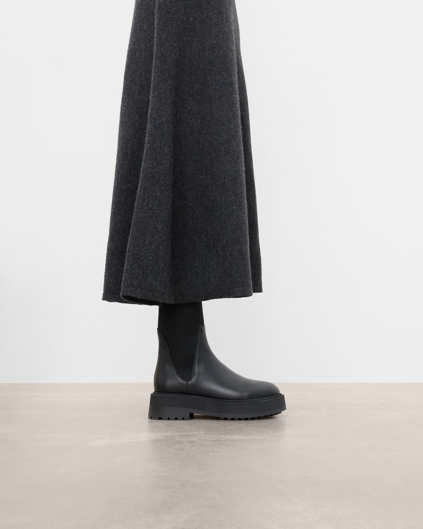 Aurora Leather Black