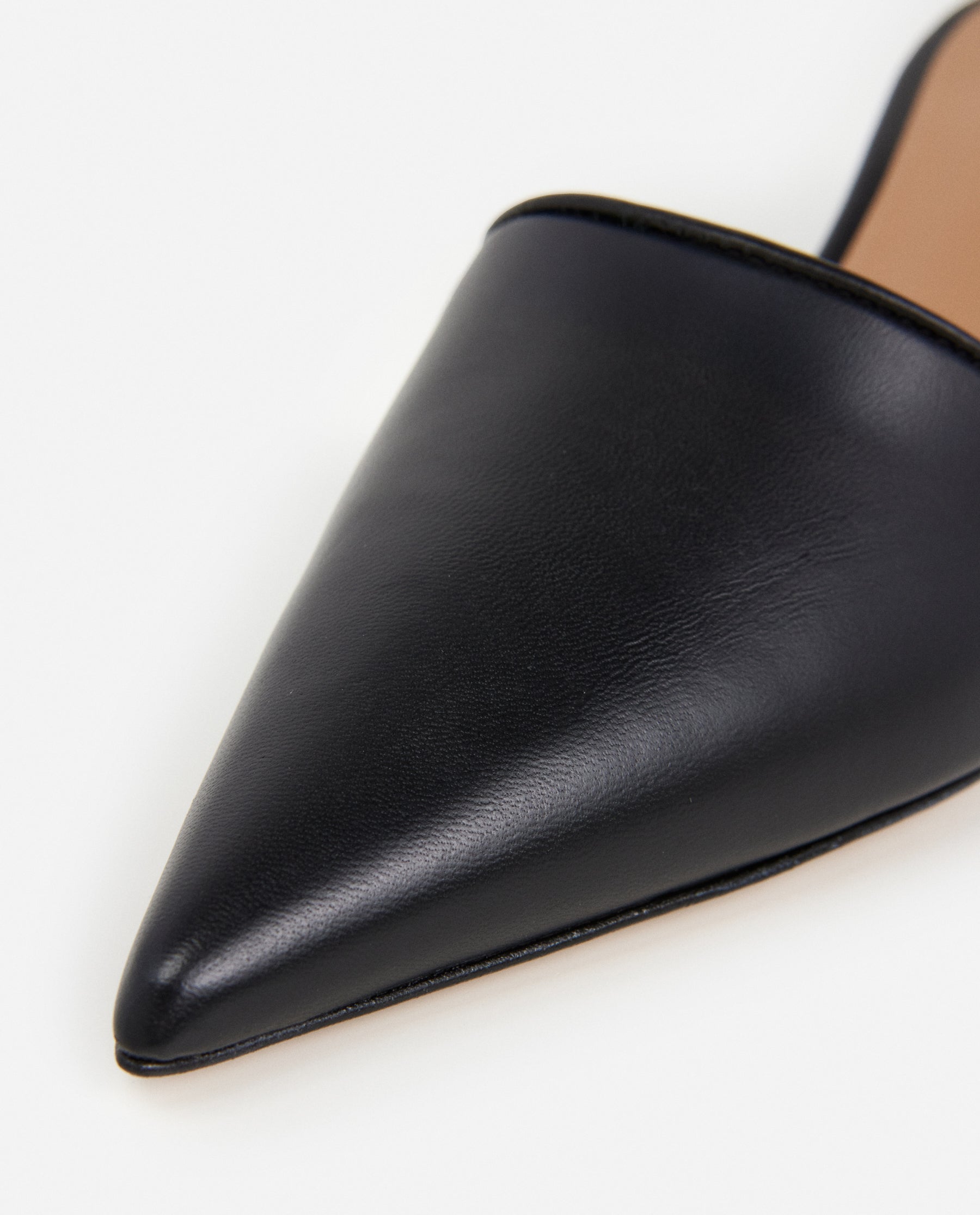 Noomi Leather Black